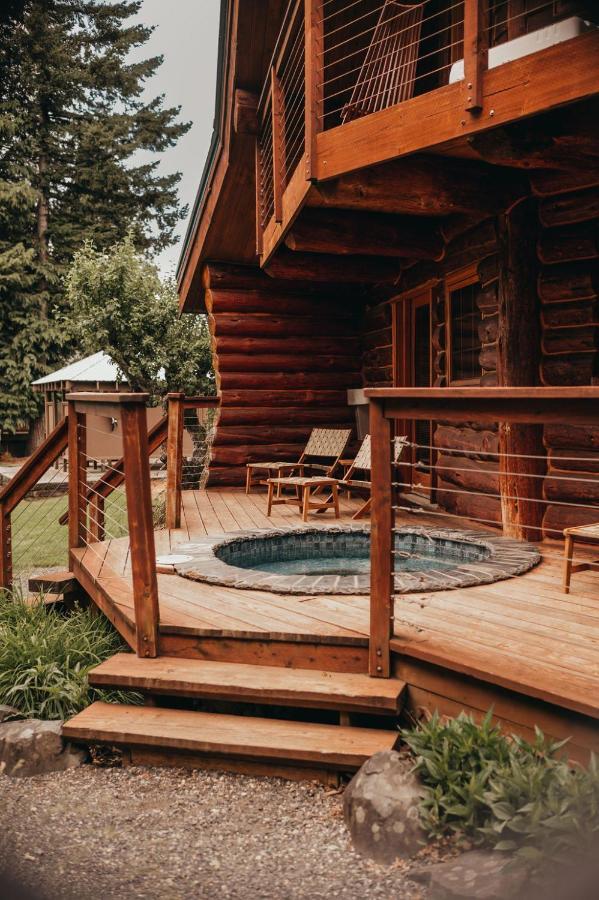 Wilder And Pine Riverside Cabins Stevenson Bagian luar foto