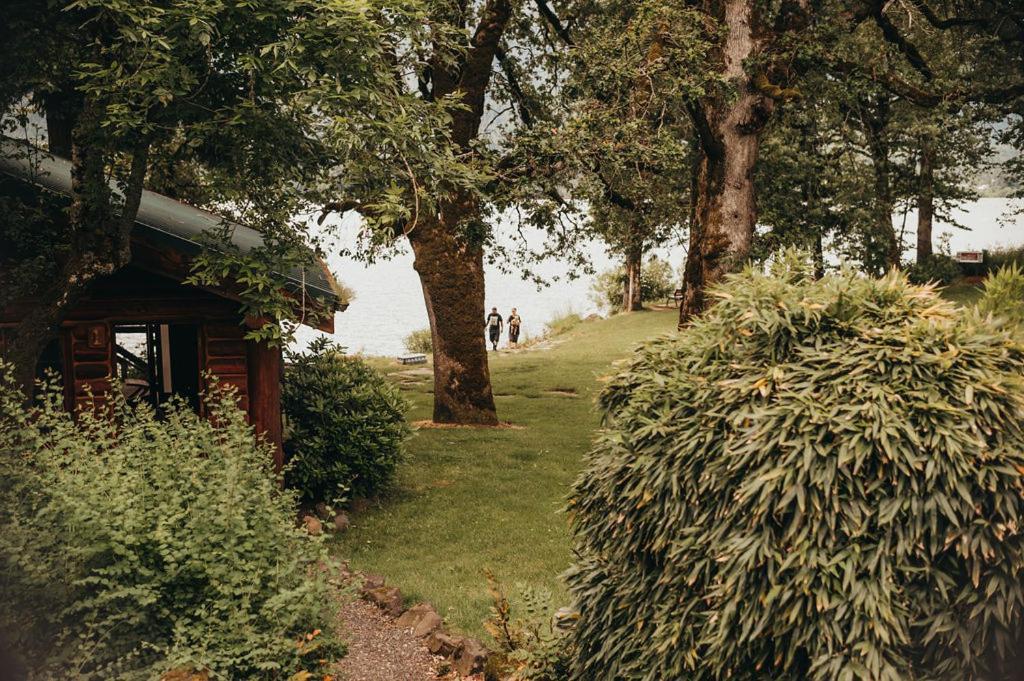 Wilder And Pine Riverside Cabins Stevenson Bagian luar foto