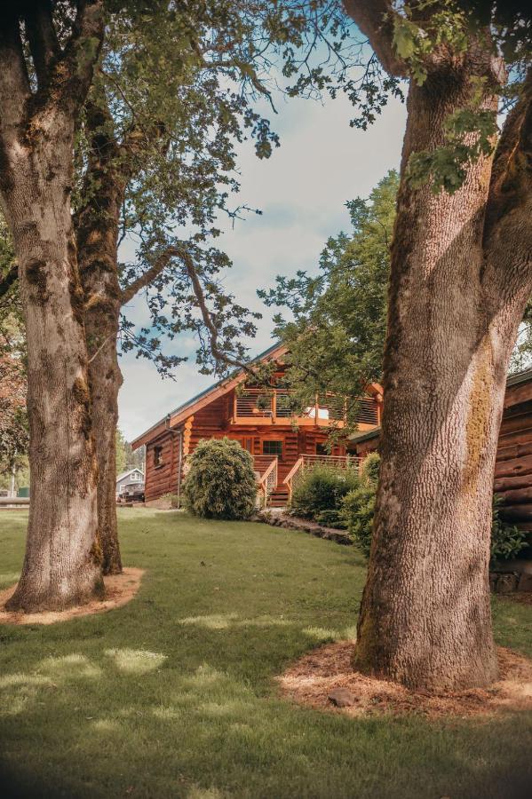 Wilder And Pine Riverside Cabins Stevenson Bagian luar foto